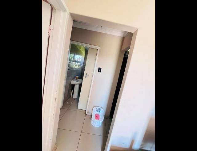 2 BEDROOM HOUSE FOR SALE IN ESIKHAWINI H